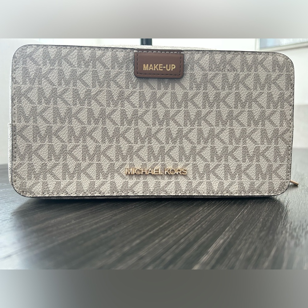 Michael Kors, makeup case